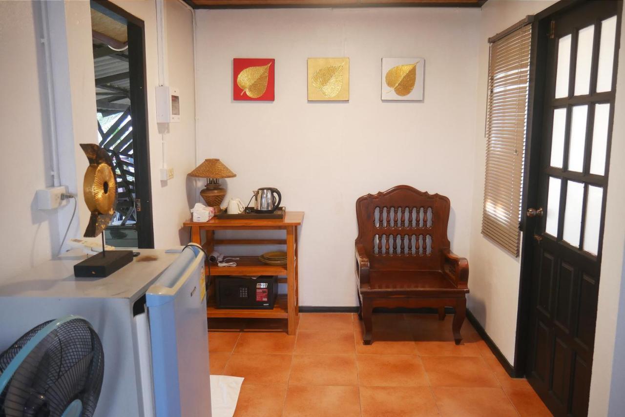 Big Elk Steak House - Homestay Trat Exterior foto