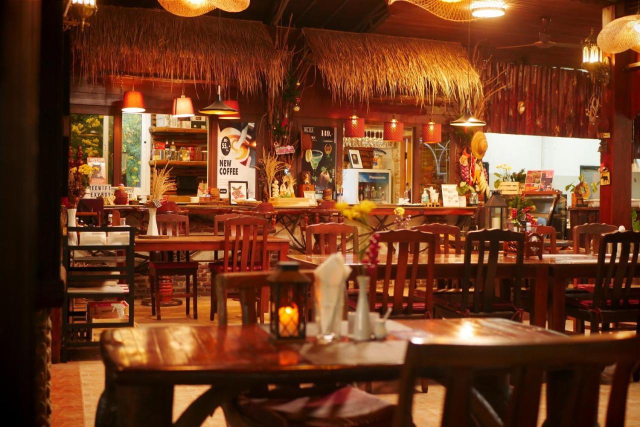 Big Elk Steak House - Homestay Trat Exterior foto