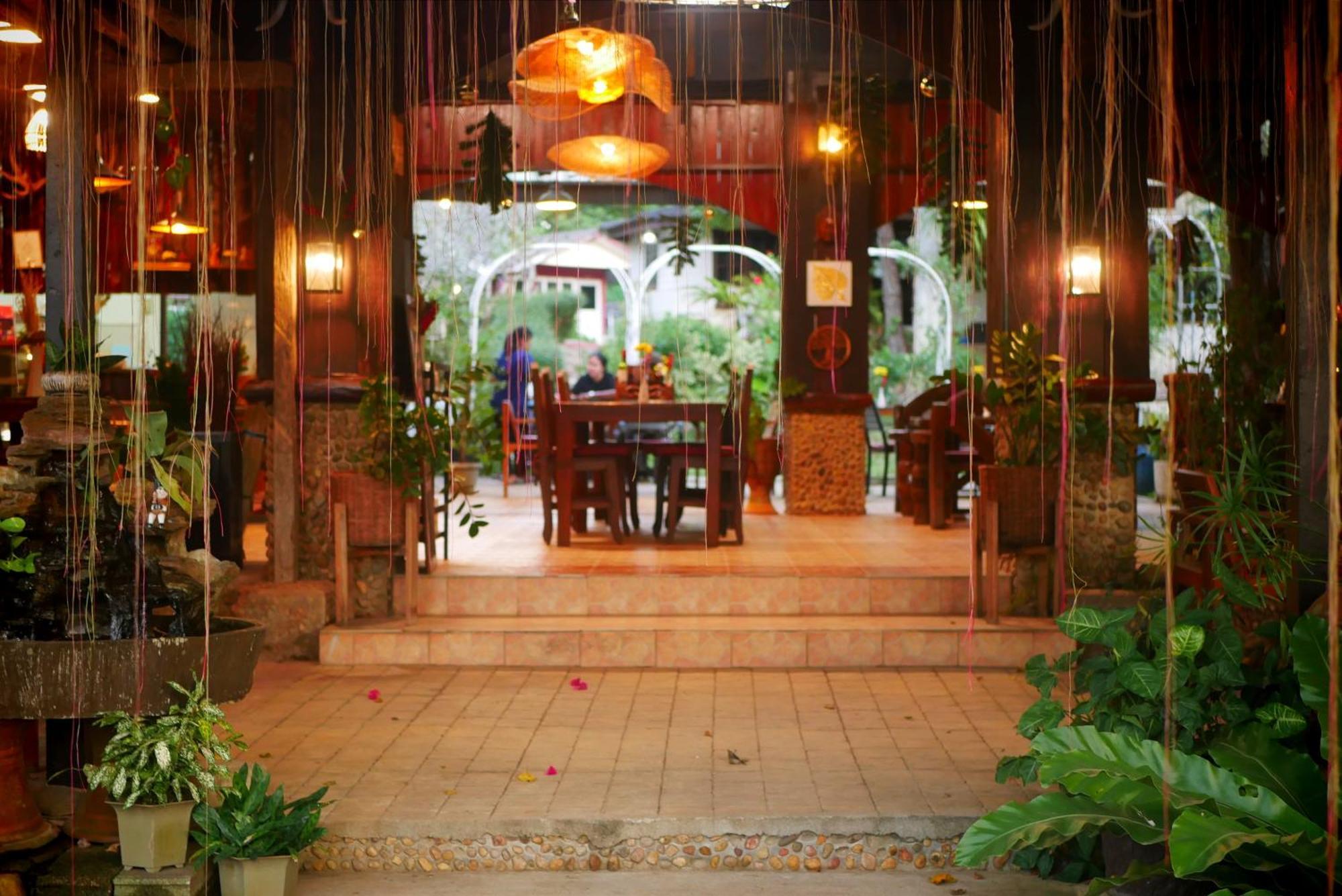 Big Elk Steak House - Homestay Trat Exterior foto